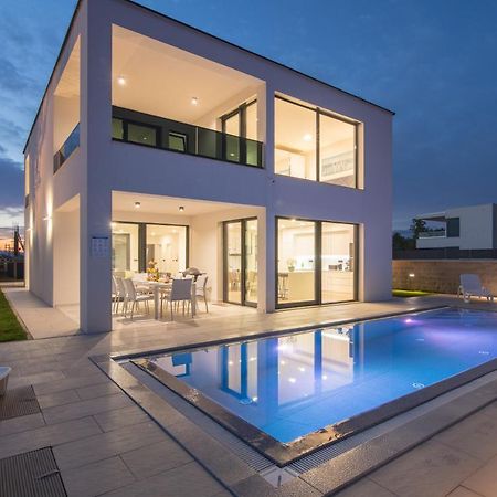 Luxury Villa Weiss - Malinska - Heated Pool - Central Floor Heating In Winter エクステリア 写真