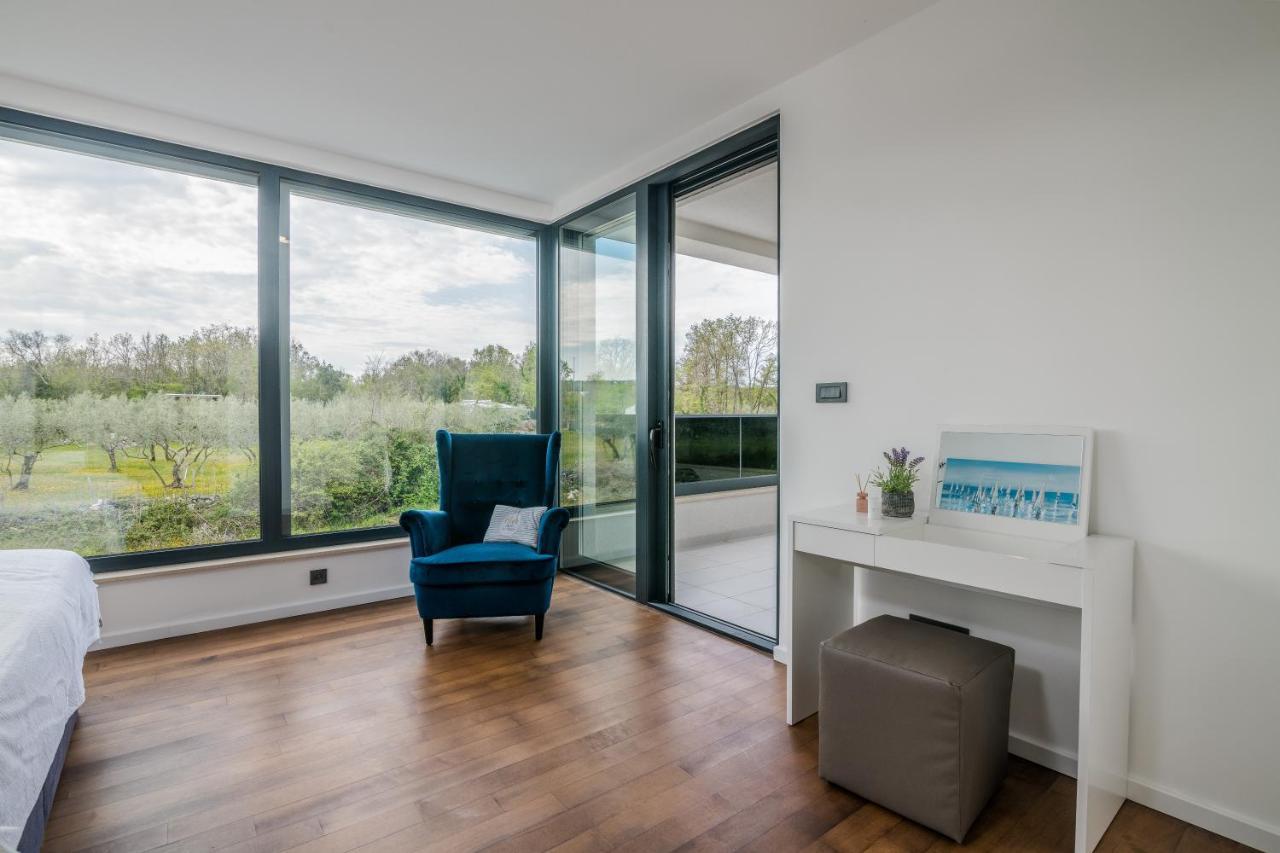 Luxury Villa Weiss - Malinska - Heated Pool - Central Floor Heating In Winter エクステリア 写真